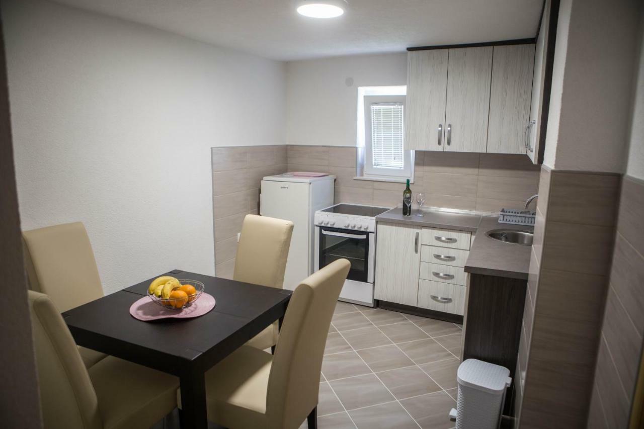 Apartman Milos Требинье Экстерьер фото