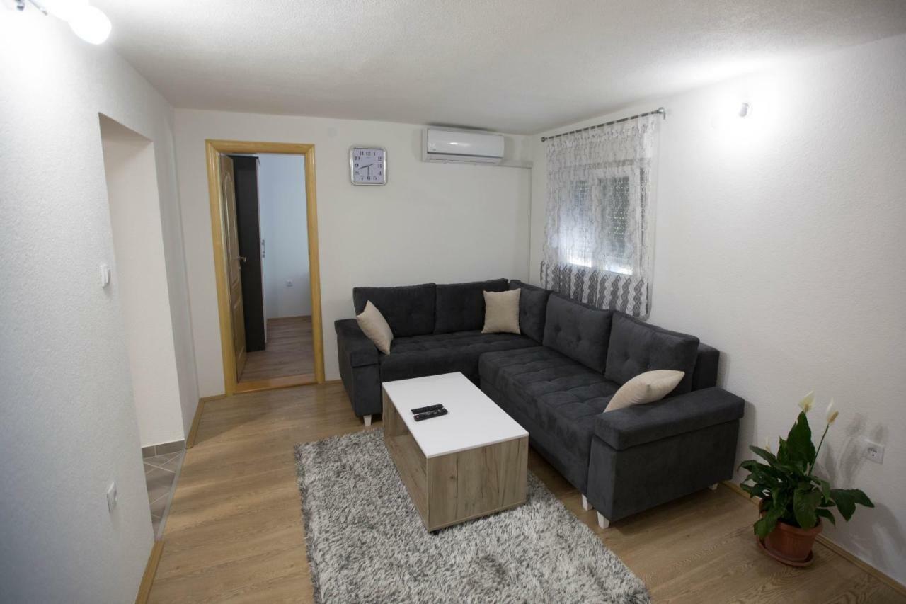 Apartman Milos Требинье Экстерьер фото